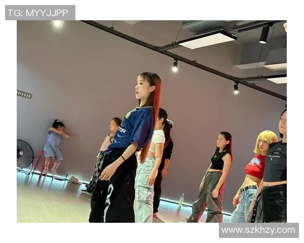 杭州街舞队配合引发热议舞者之间的默契与争议探讨 杭州街舞队配合引发热议舞者之间的默契与争议探讨